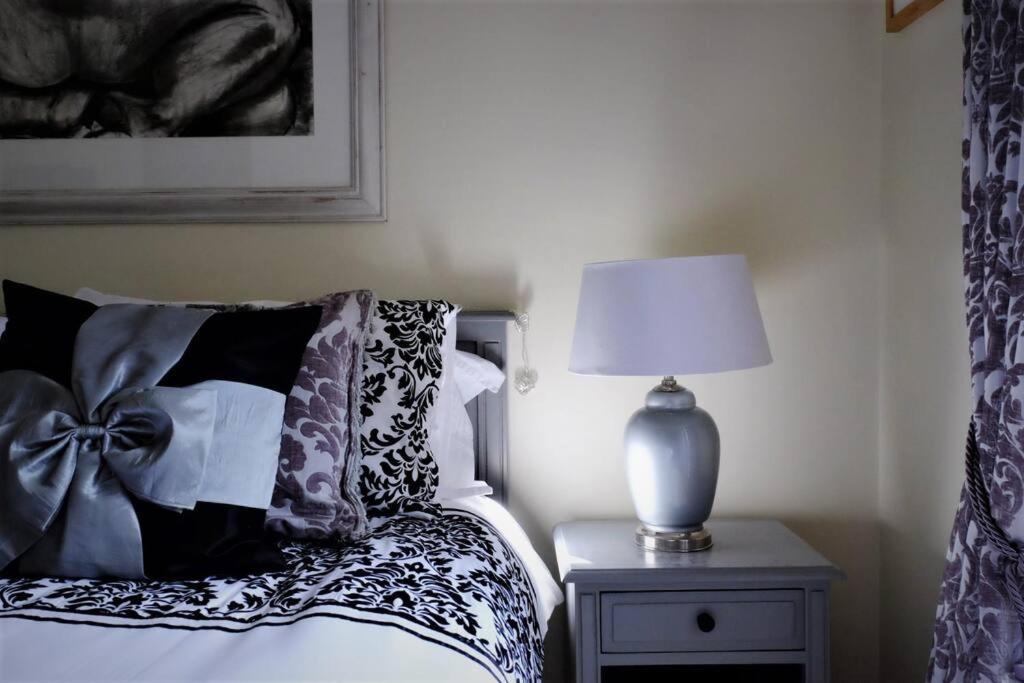 Loch Lomond Unique Selfcontained Bed+Bathroom Alexandria Esterno foto